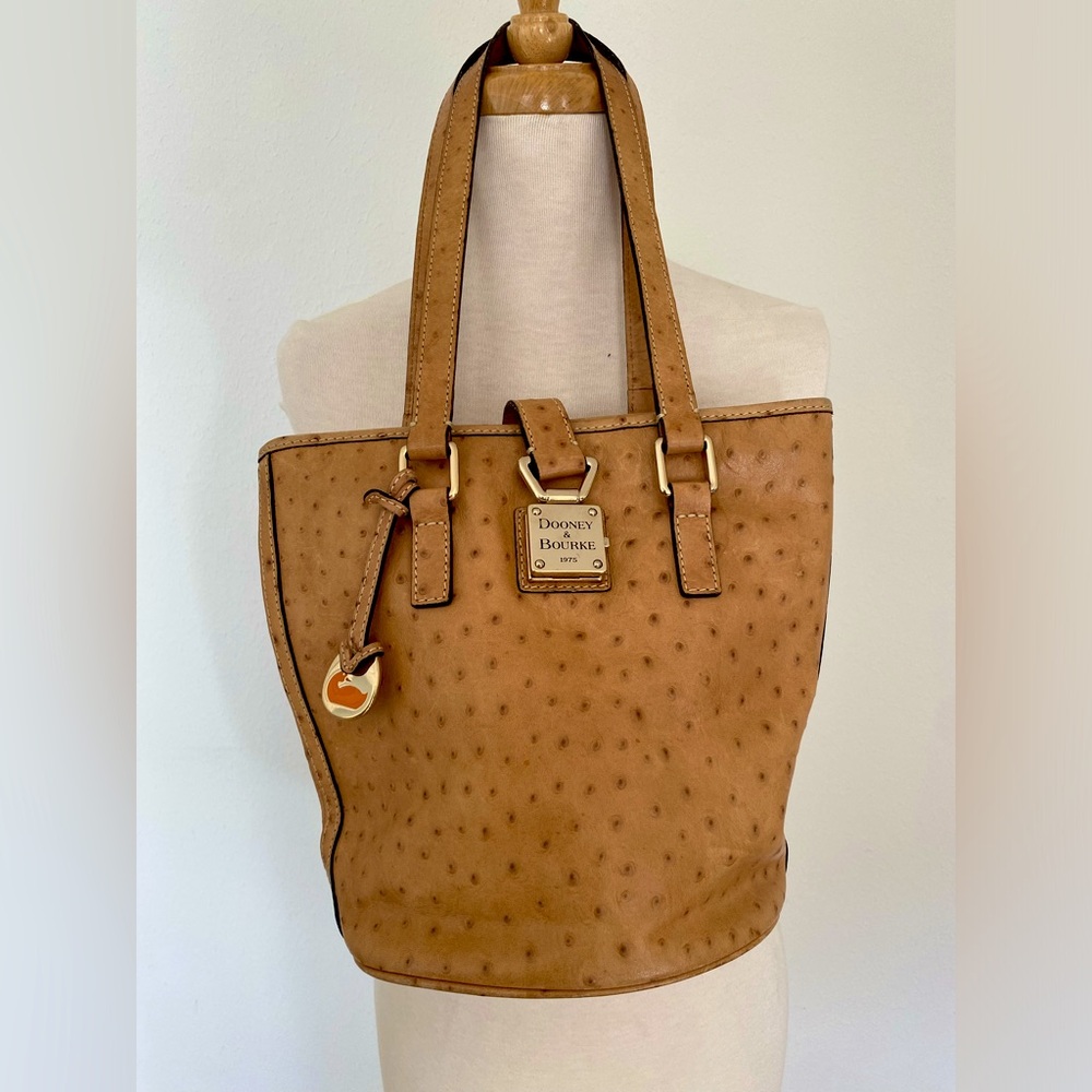Vintage Dooney & Bourke large Bucket bag